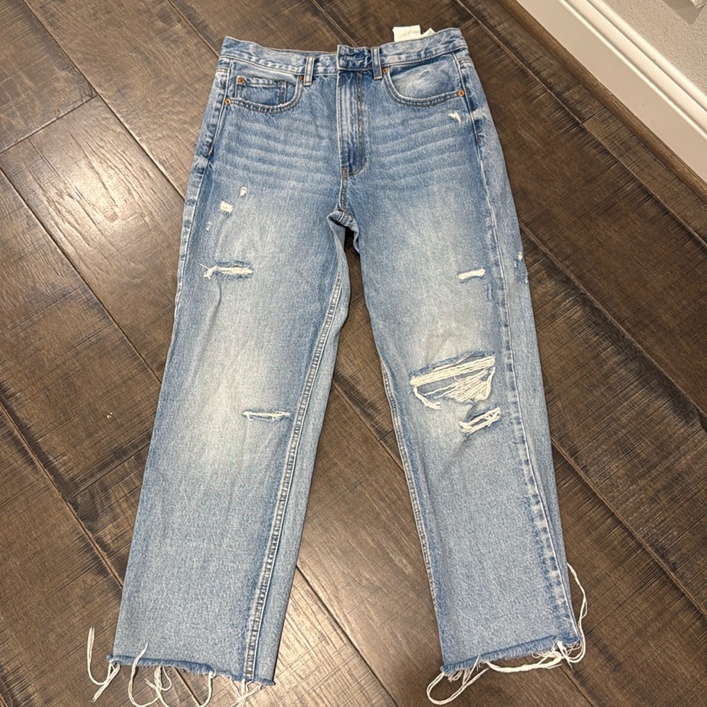 As new STRADIVARIUS WOMEN JEANS STRAIGHT CROPPED SIZE 8